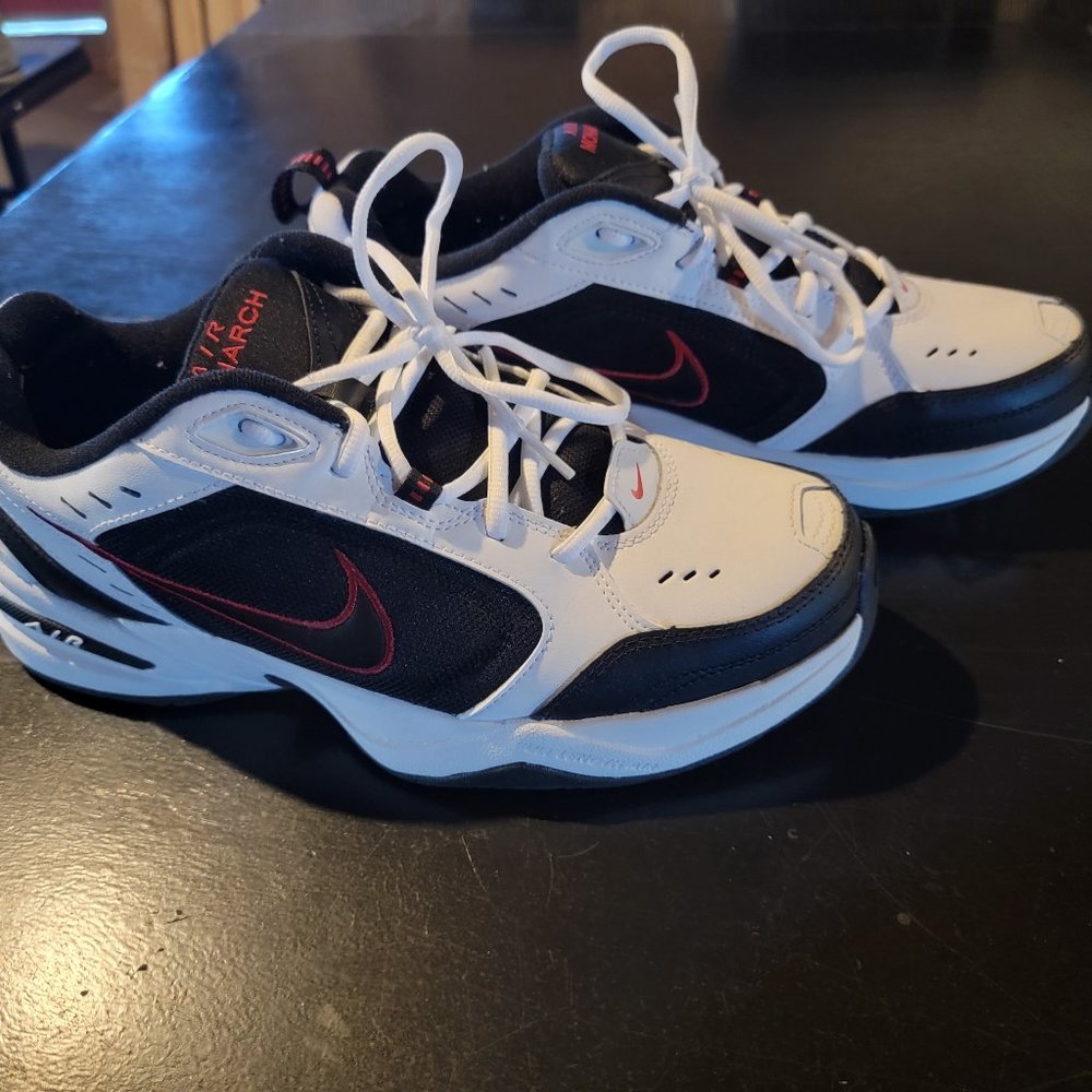 Nike Air Monarch